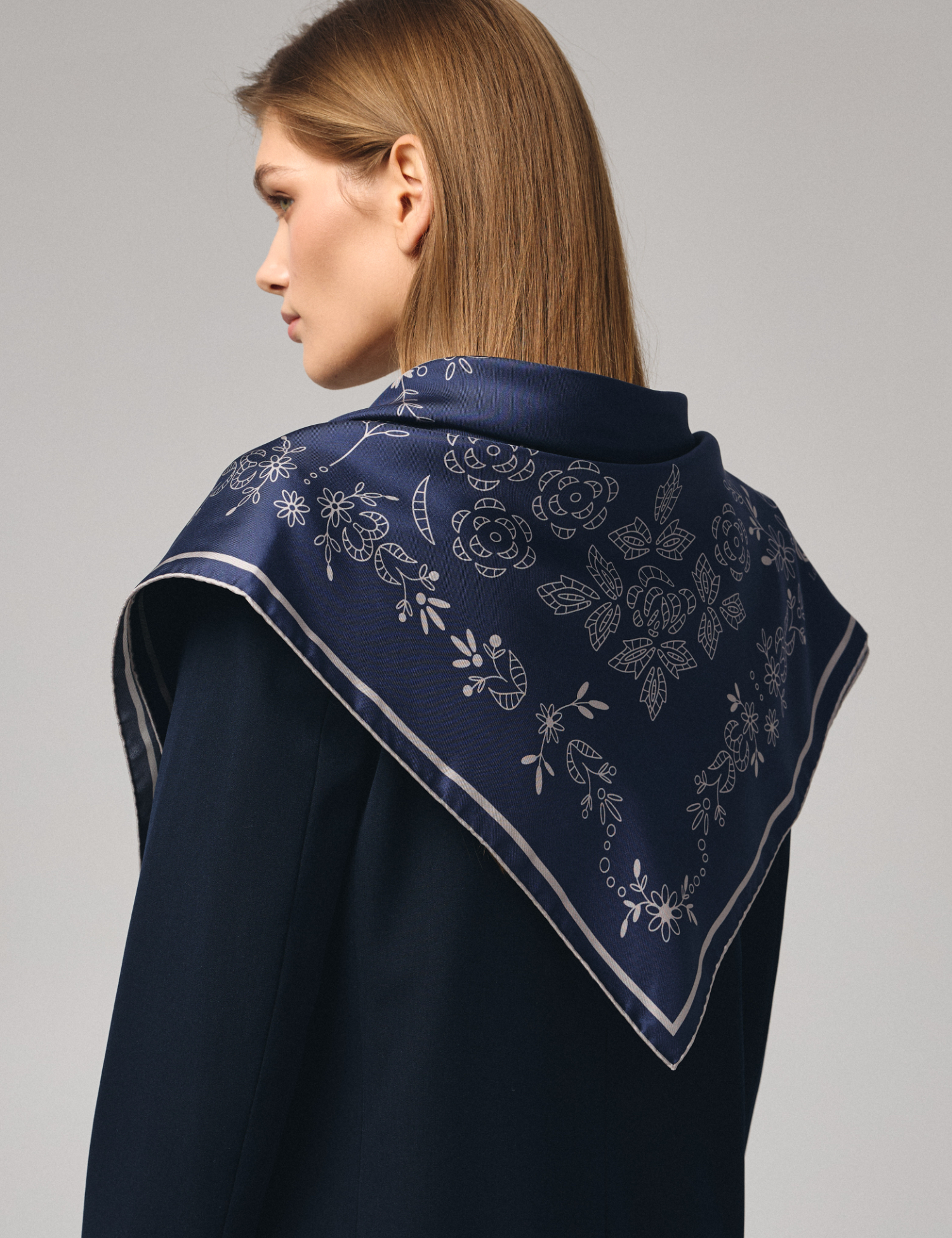 Картинка Шовкова хустина «Мереживо» Navy